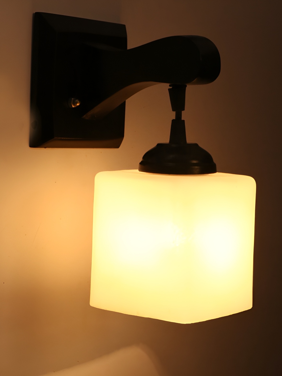 

Afast White & Black Glass Square Shaped Contemporary Wall Lamp