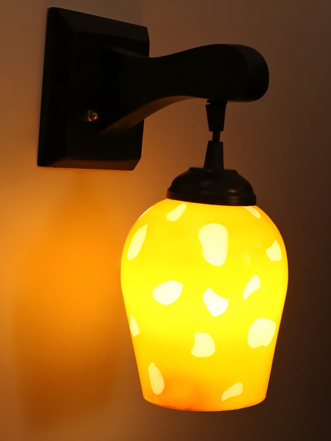 

Afast Yellow Contemporary Glass Wall Lamp