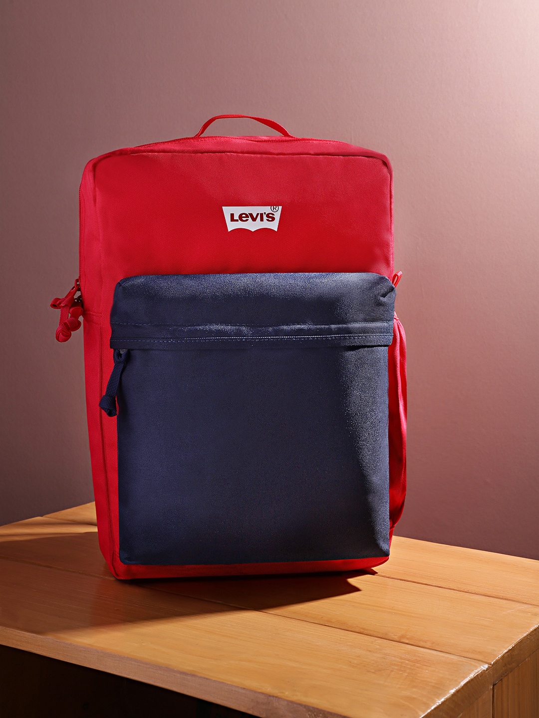 

Levis Men Colourblocked Backpack, Red