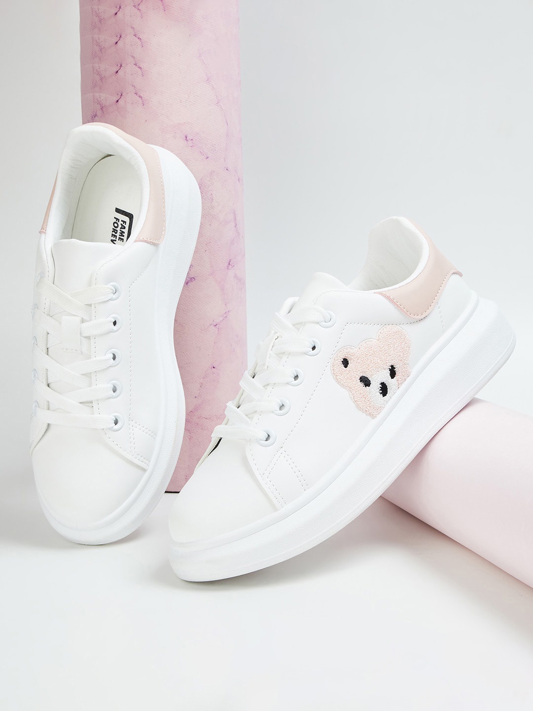 

Fame Forever by Lifestyle Girls Teddy Printed Basics Sneakers, White