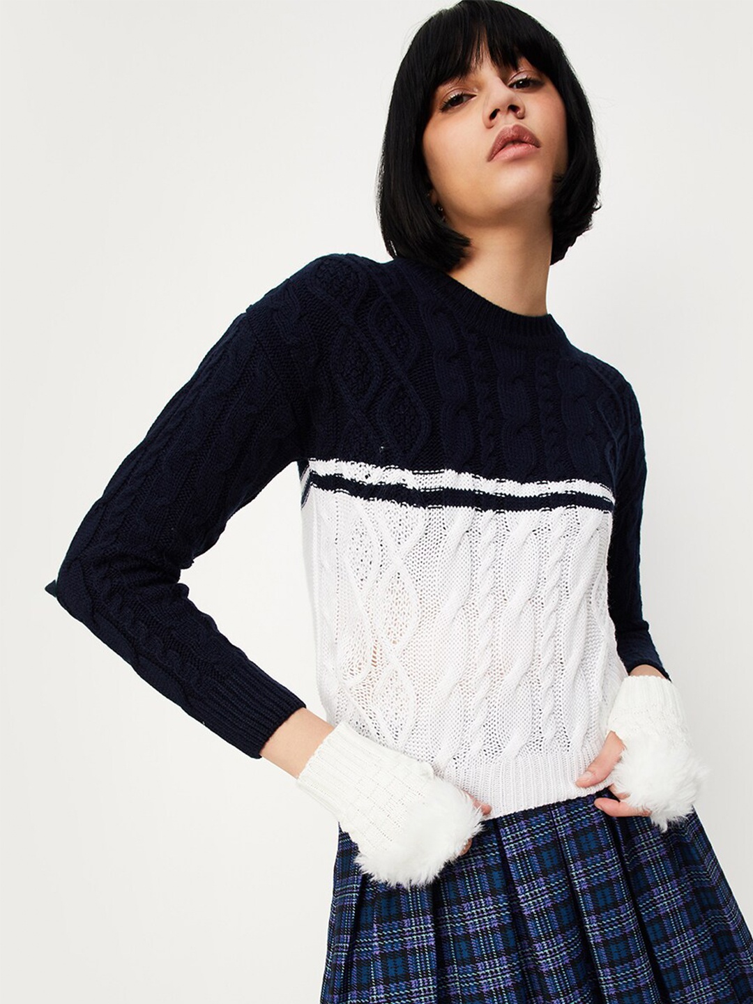

max Colourblocked Acrylic Pullover, Navy blue