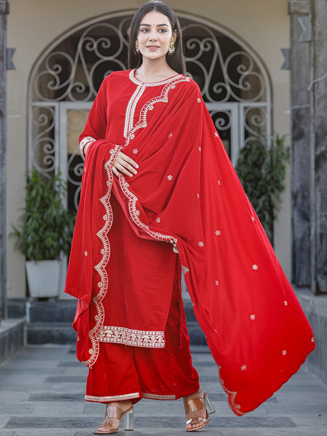 

Yufta Yoke Design Embroidered Regular Velvet Kurta With Palazzos & Dupatta, Red
