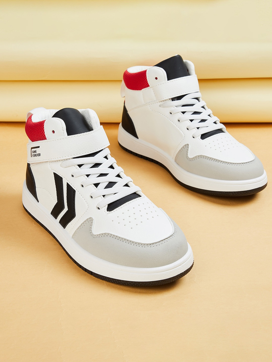 

Fame Forever by Lifestyle Boys Mid Top Colourblocked Sneakers, White