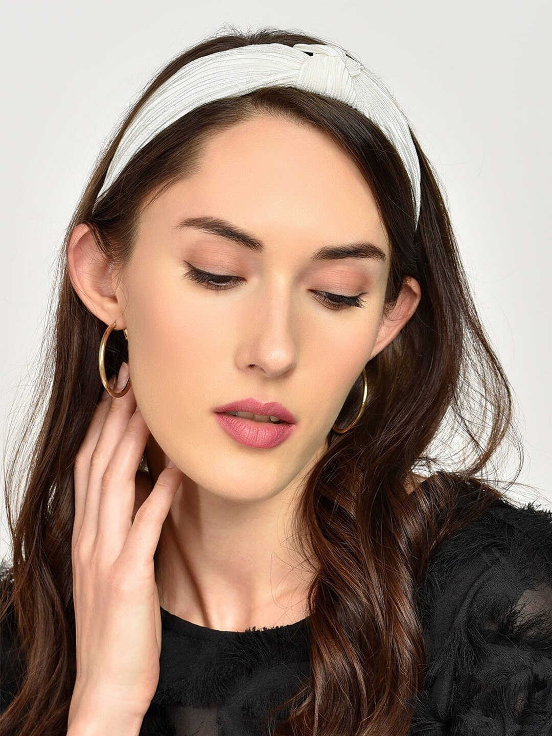 

ToniQ Twisted Hairband, Beige
