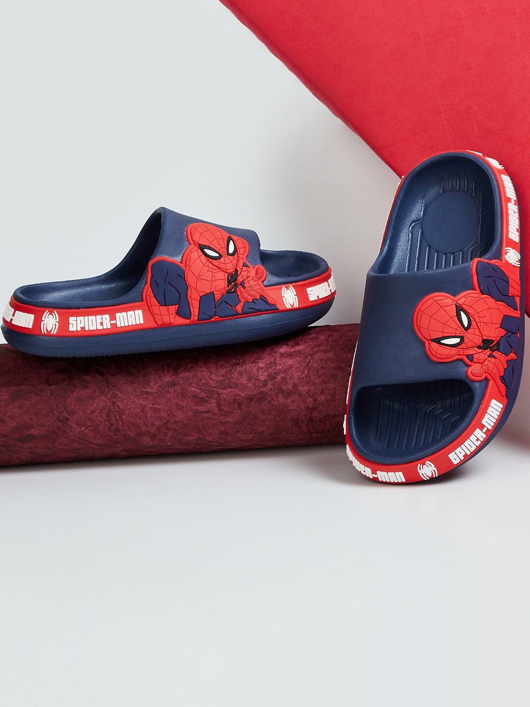

Fame Forever by Lifestyle Boys Spiderman Printed Sliders, Navy blue