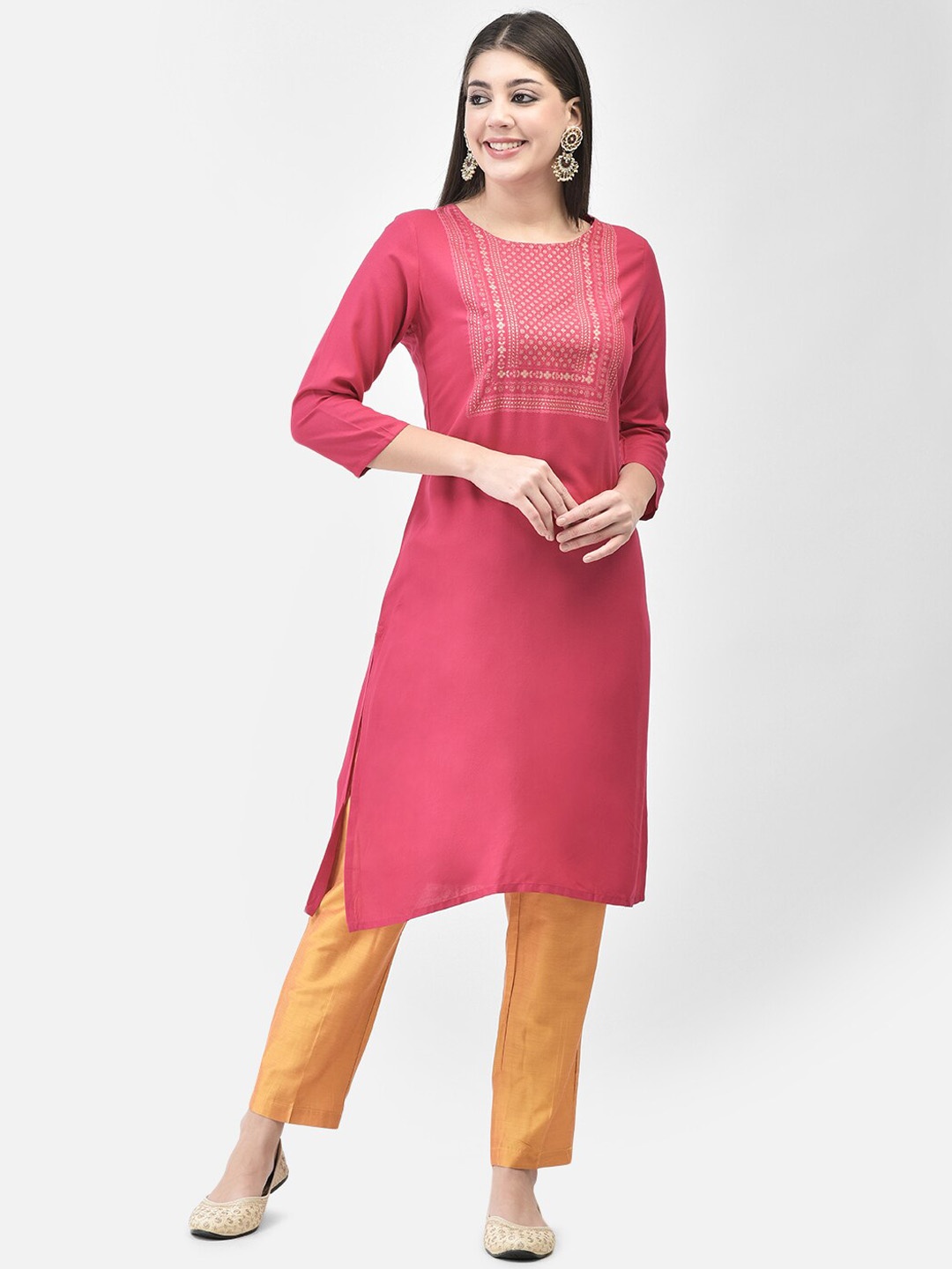 

Span Floral Yoke Design Three-Quarter Sleeves Straight Kurta, Pink