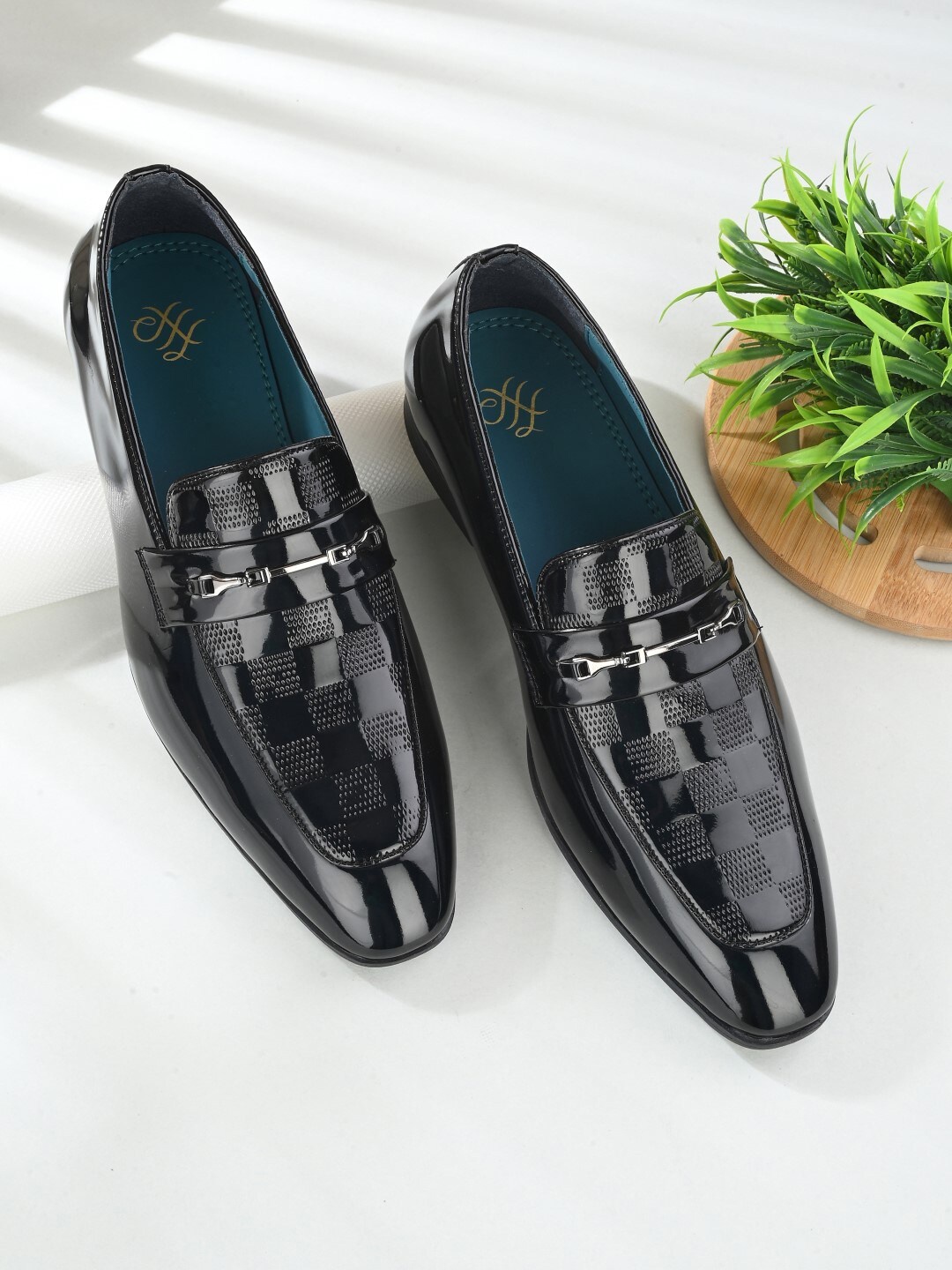House of Pataudi Men Textured Formal Horsebit Loafers, Black