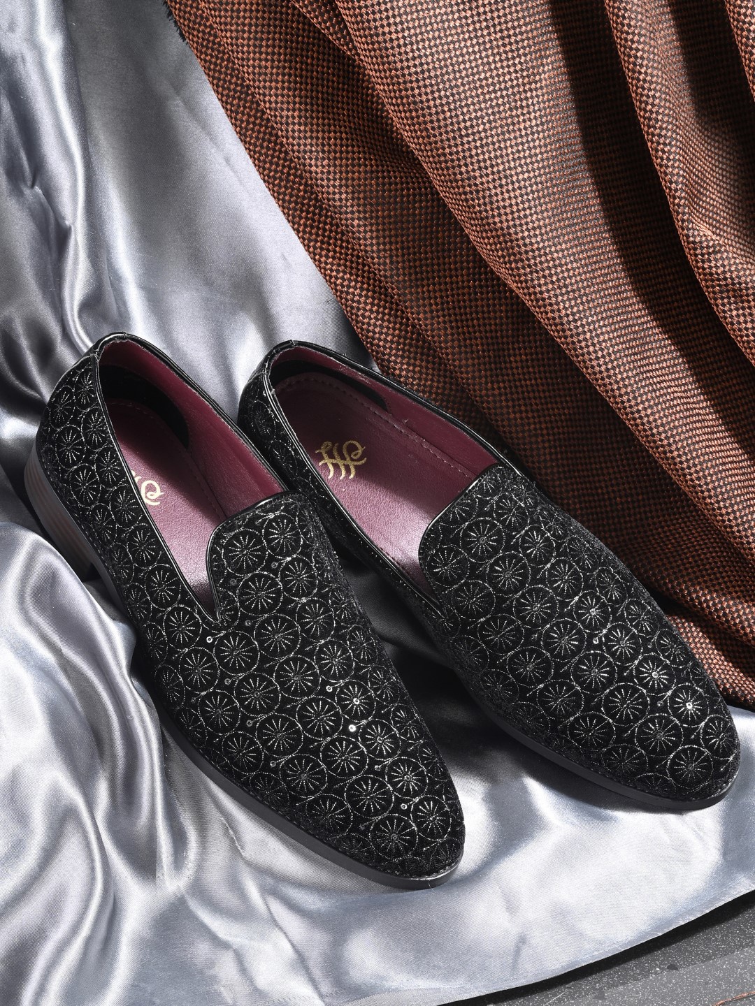 

House of Pataudi Men Embroidered Round Toe Loafers, Black