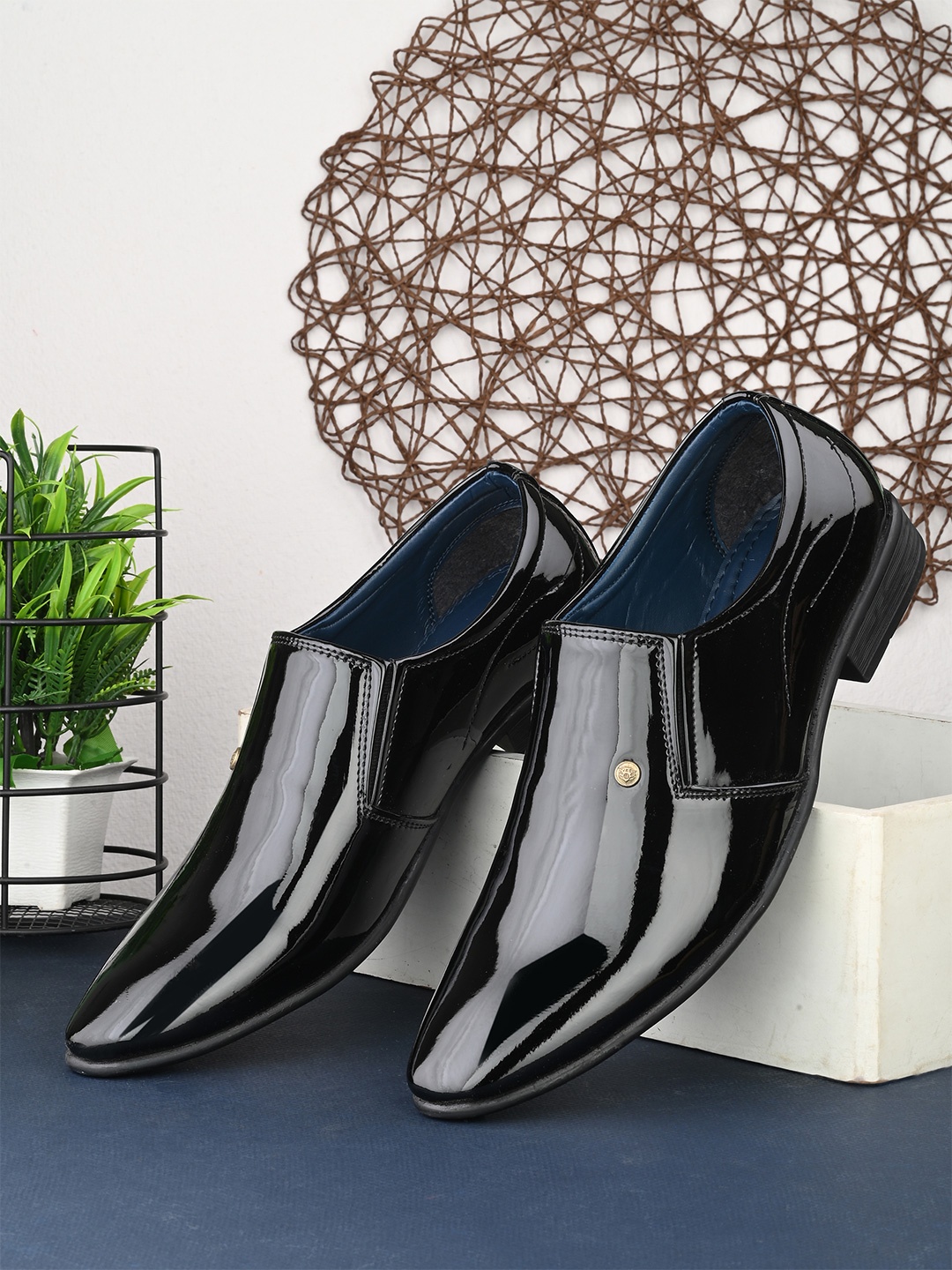 

House of Pataudi Men Textured Formal Derbys, Black