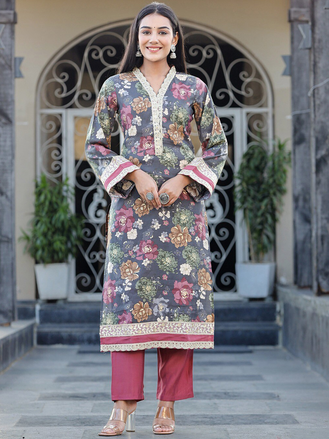 

Yufta Floral Embroidered Thread Work V-Neck Flared Sleeves Kurta With Trousers, Grey