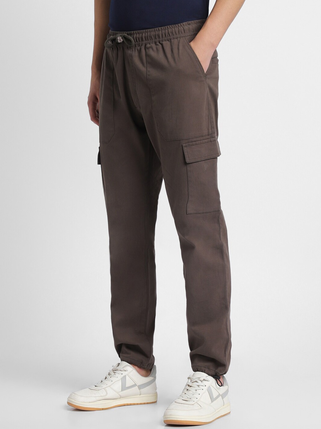

Dennis Lingo Men Mid Rise Joggers, Grey