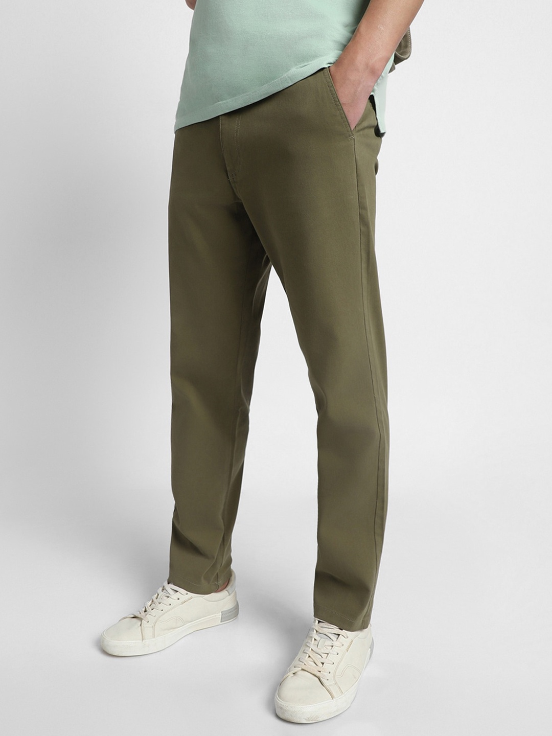 

Dennis Lingo Men Mid Rise Flat Front Trousers, Green