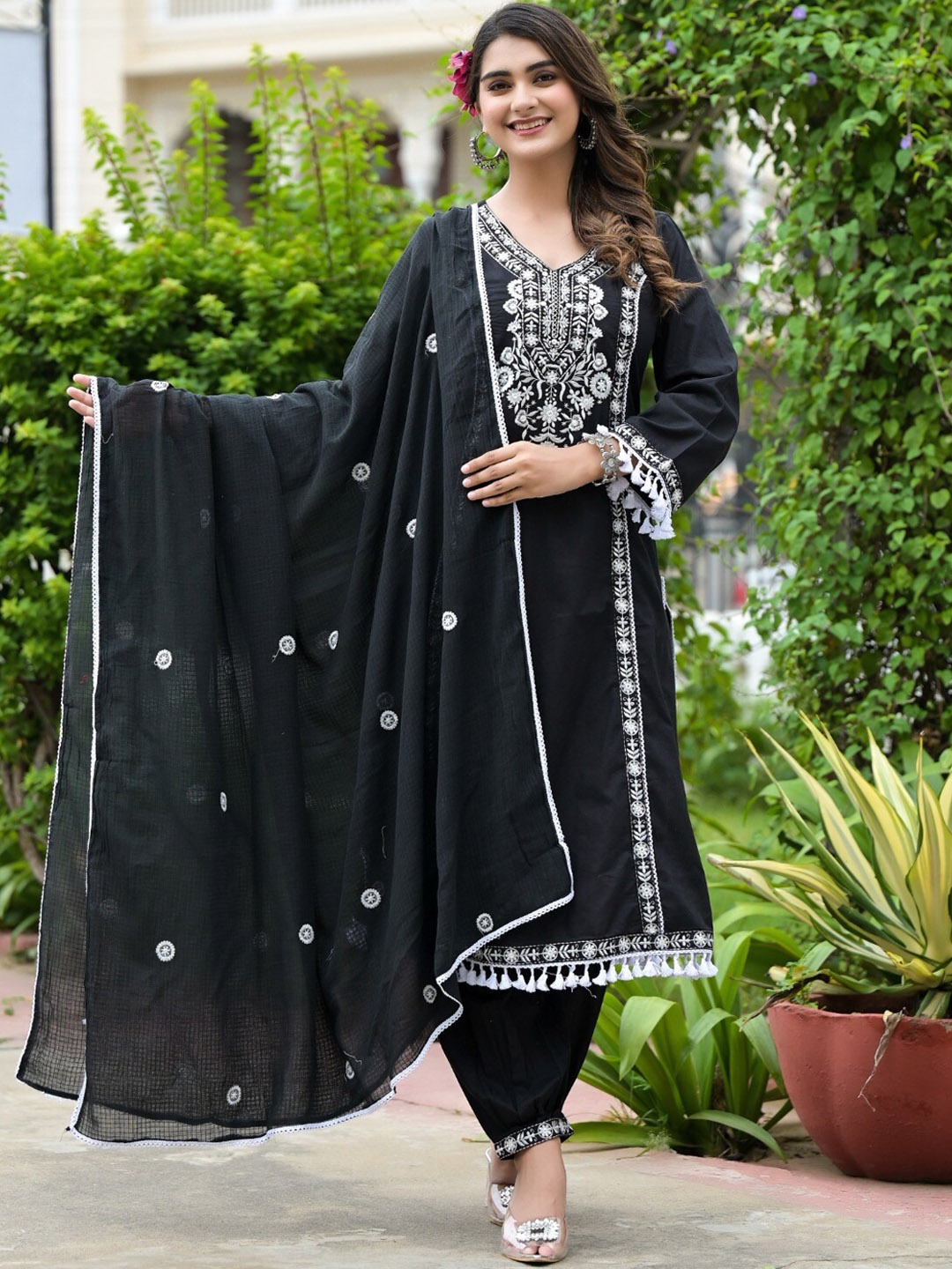 

Varanga Ethnic Motifs Embroidered Thread Work Pure Cotton Kurta With Trousers & Dupatta, Black