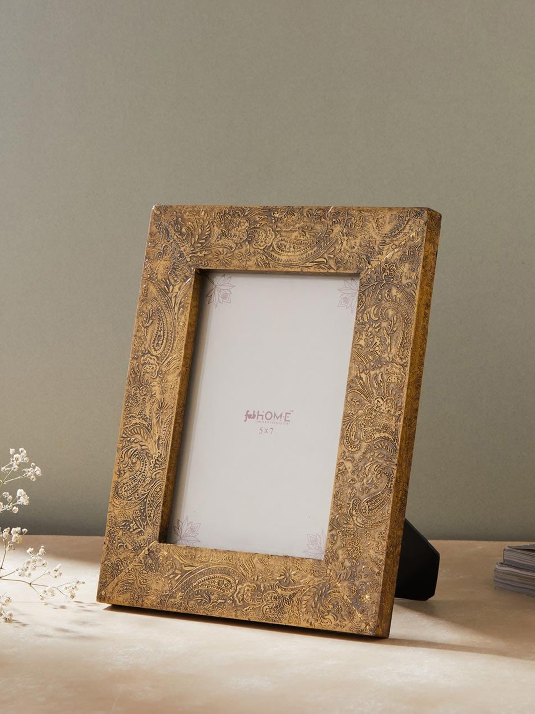 

Fabindia Brown 1 Pieces Metal Wall Photo Frames