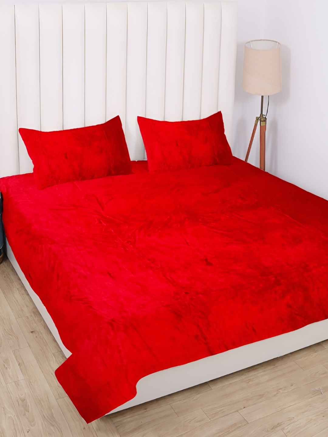 

RD TREND Red 210 TC King Bedsheet with 2 Pillow Covers