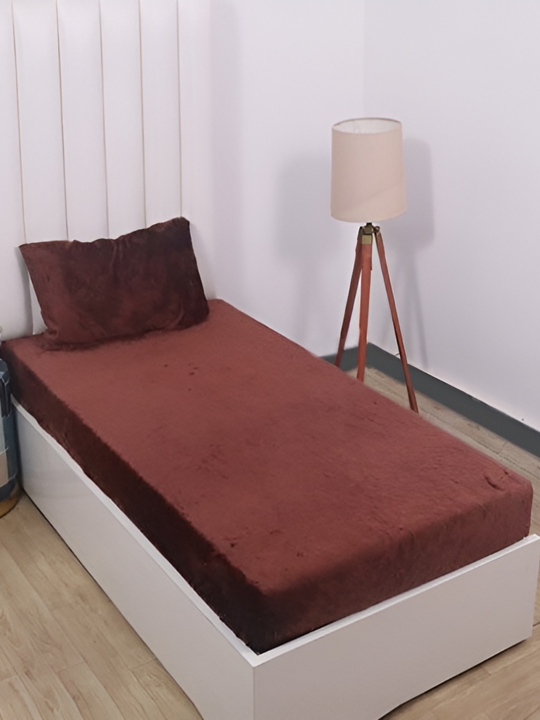 

RD TREND Brown 210 TC Fitted Single Bedsheet with Pillow Cover