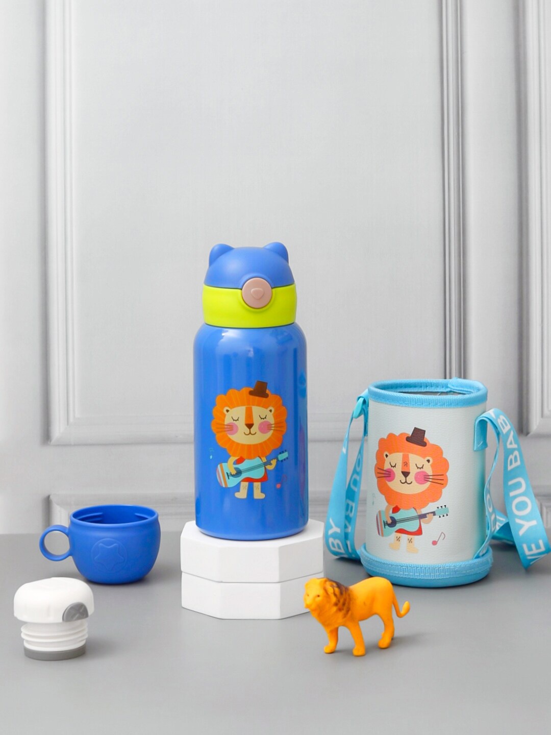 

Yellow Bee Blue & Yellow Printed Water Bottle with Cover & Small Cup 500ml