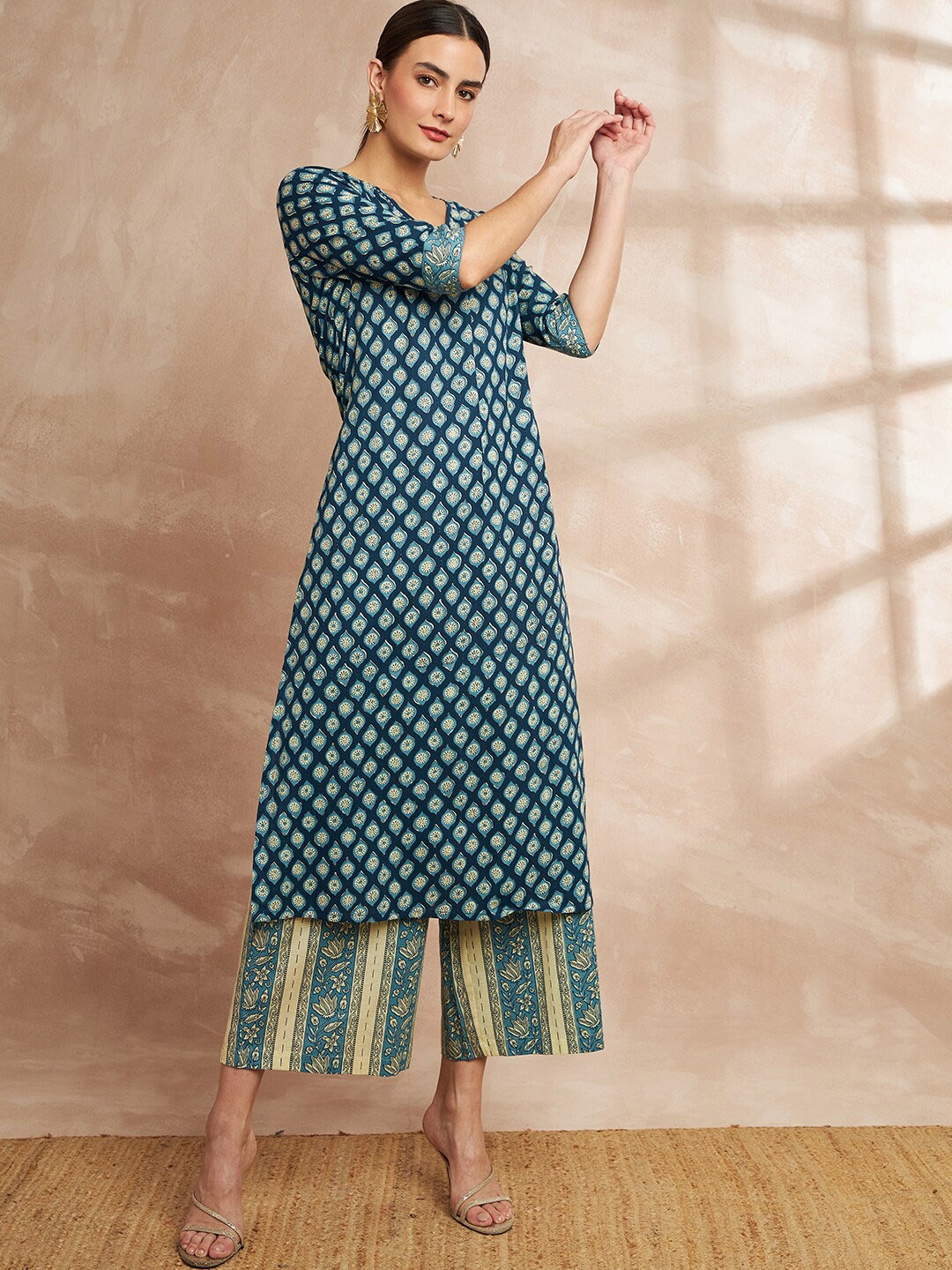 

all about you Blue Ethnic Motifs Printed Regular Pure Cotton Kurta With Palazzos