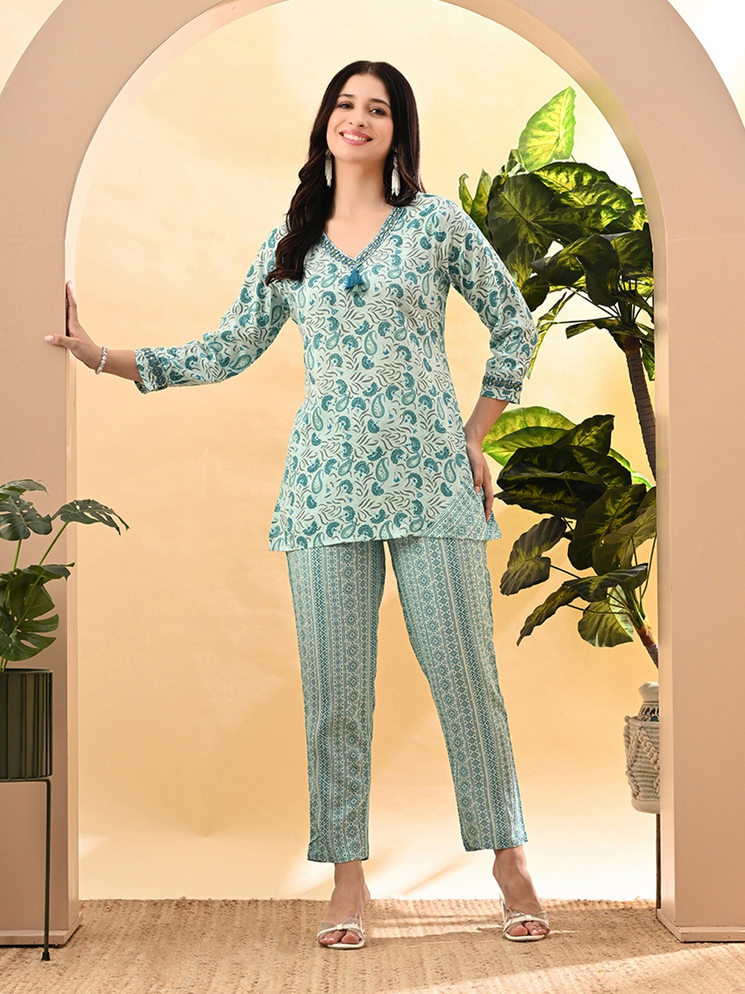 

DOISA Ethnic Motifs Printed Tunic & Trousers, Blue