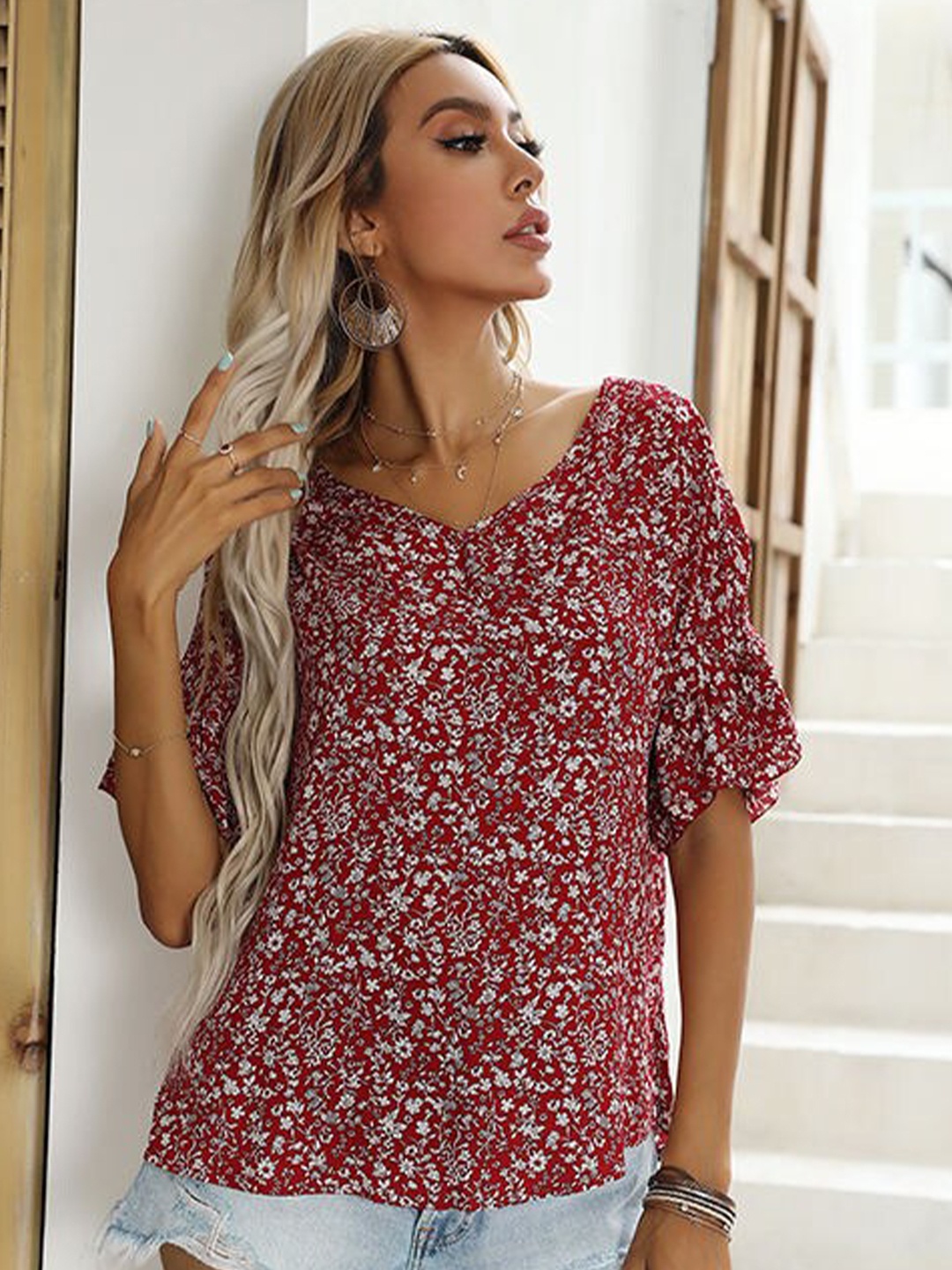 

StyleCast Red Floral Printed V-Neck Cotton Top