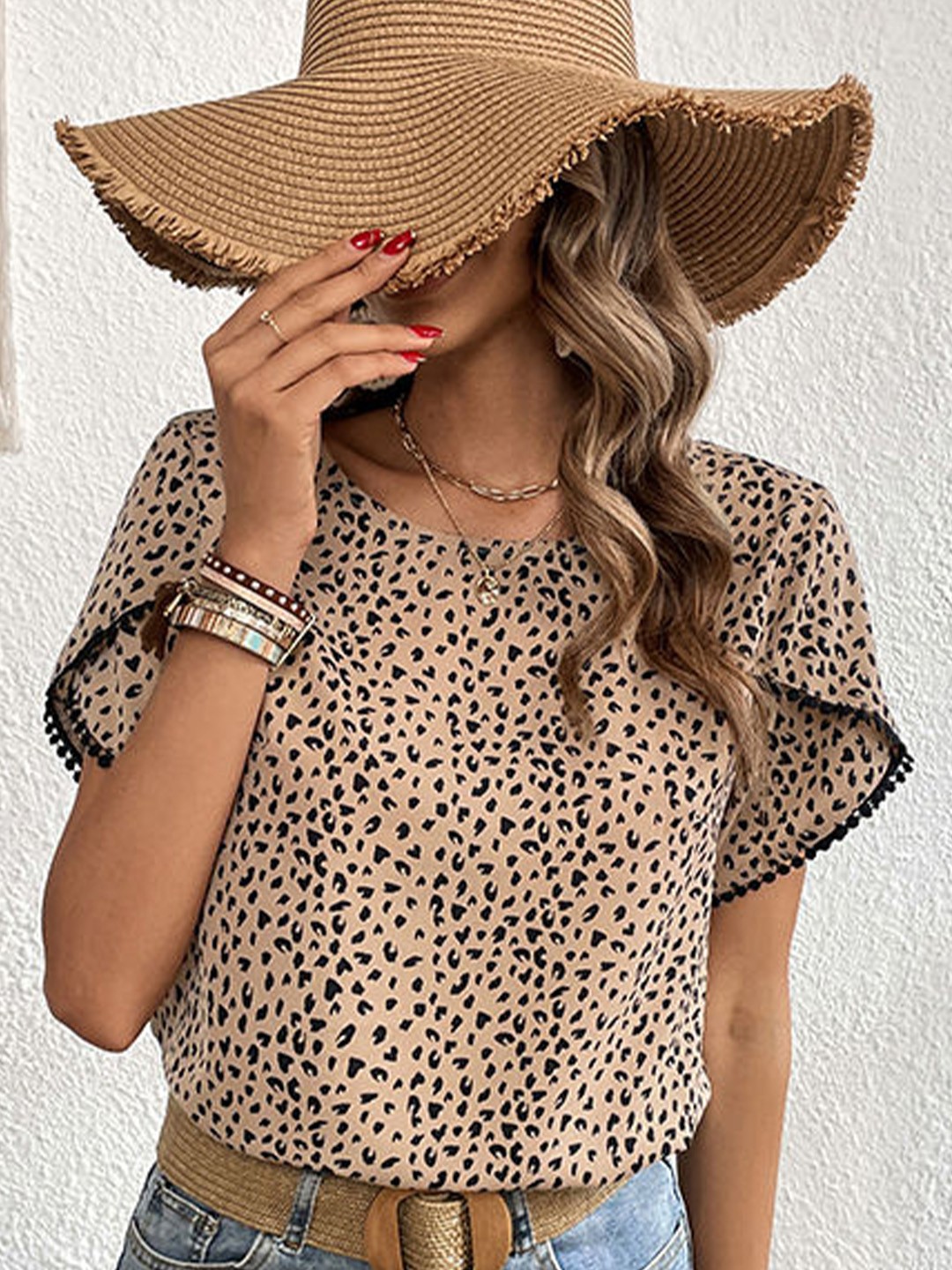 

StyleCast Beige Animal Printed Flutter Slevee Top