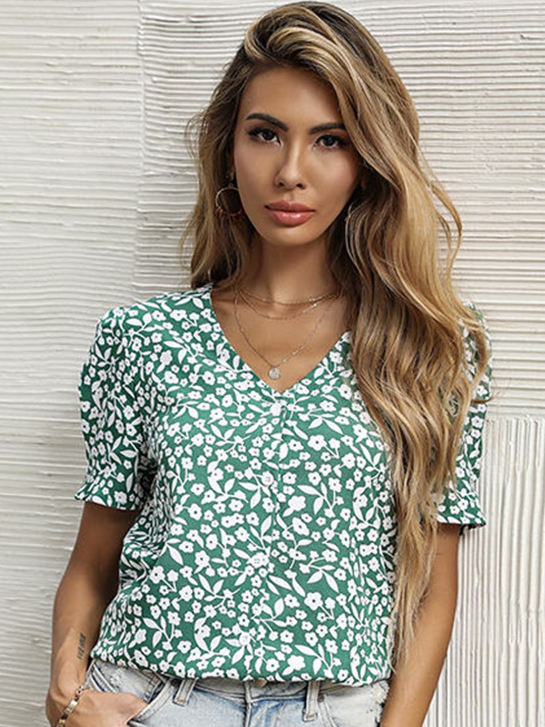 

StyleCast Green Floral Print V-Neck Cotton Regular Top