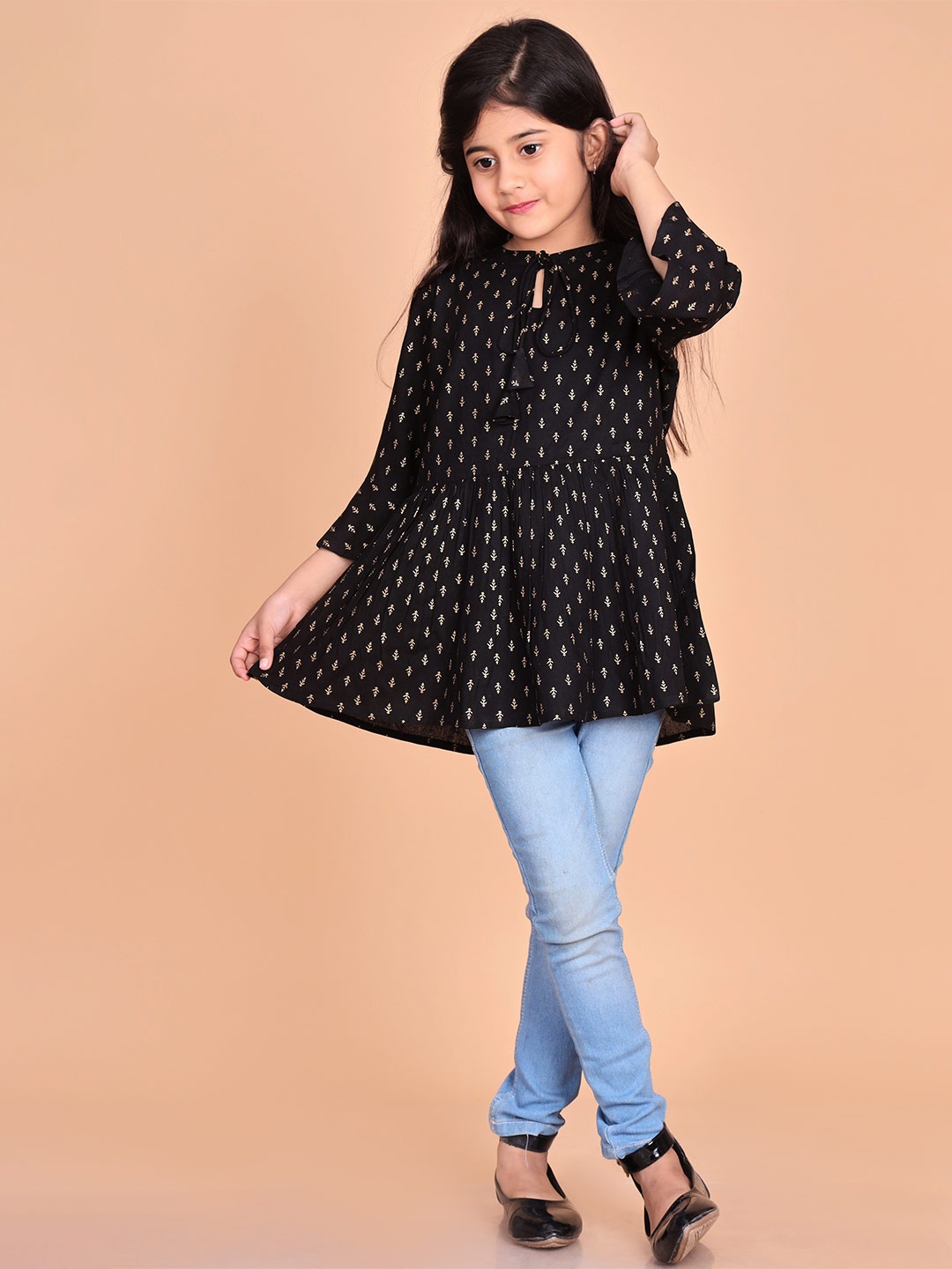 

BAESD Floral Printed Tie-Up Neck Bell Sleeves A-Line Top, Black