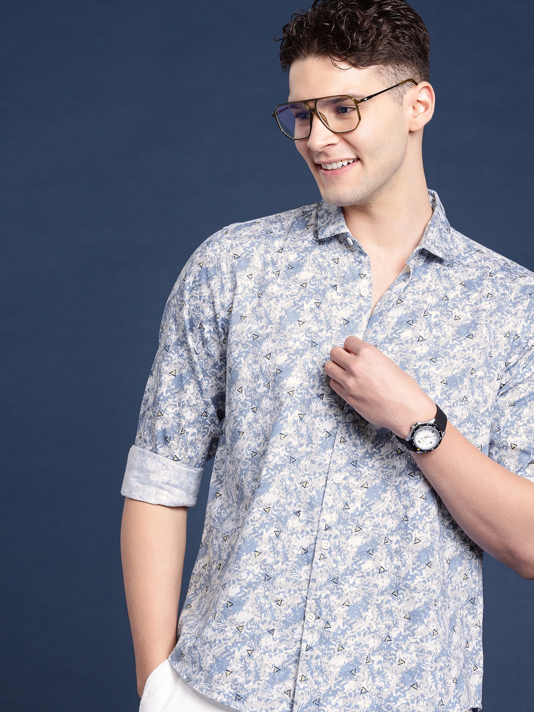 

Mast & Harbour Men Abstract Printed Casual Shirt, Blue