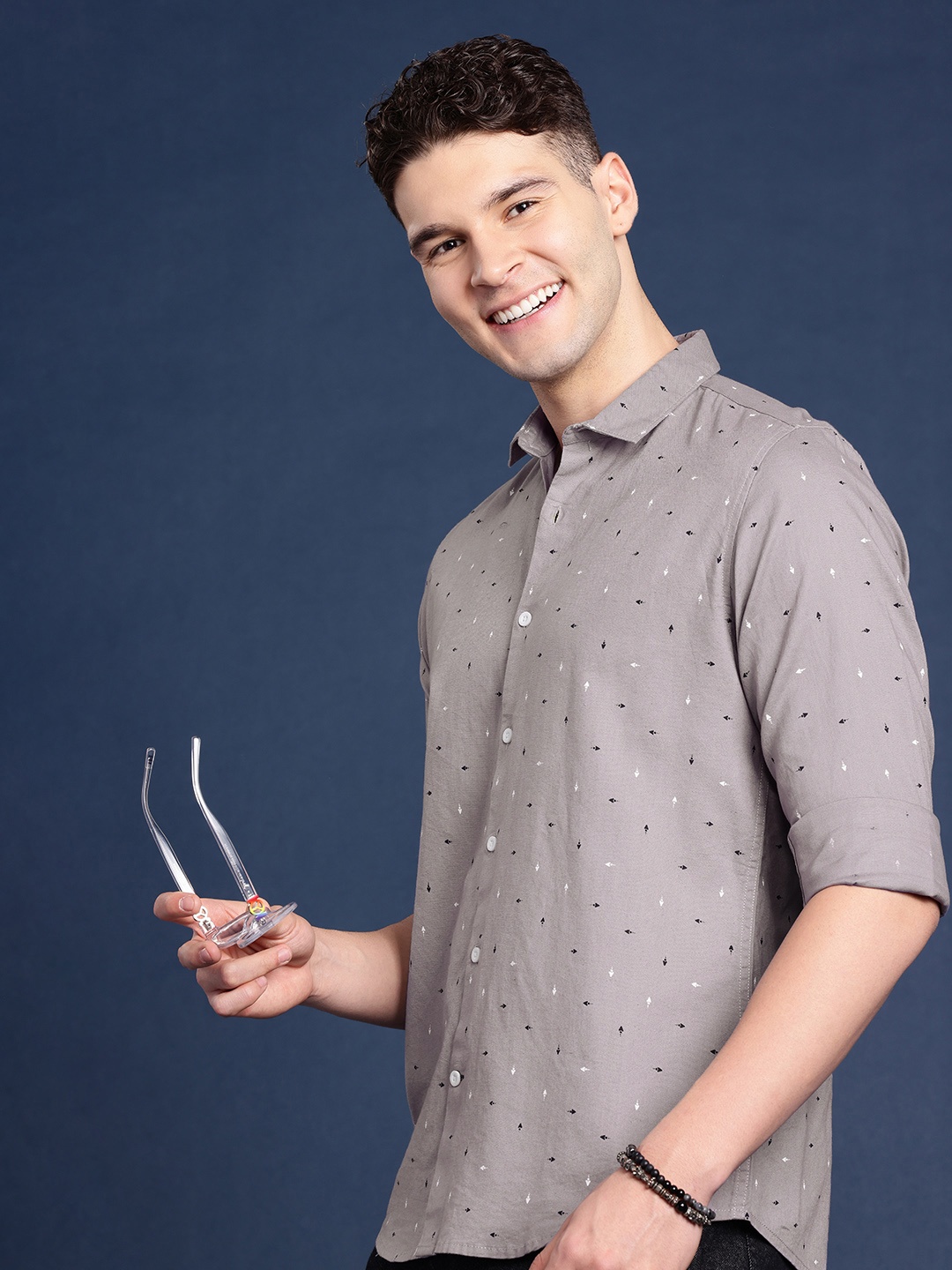 

Mast & Harbour Men Geometric Printed Casual Shirt, Grey
