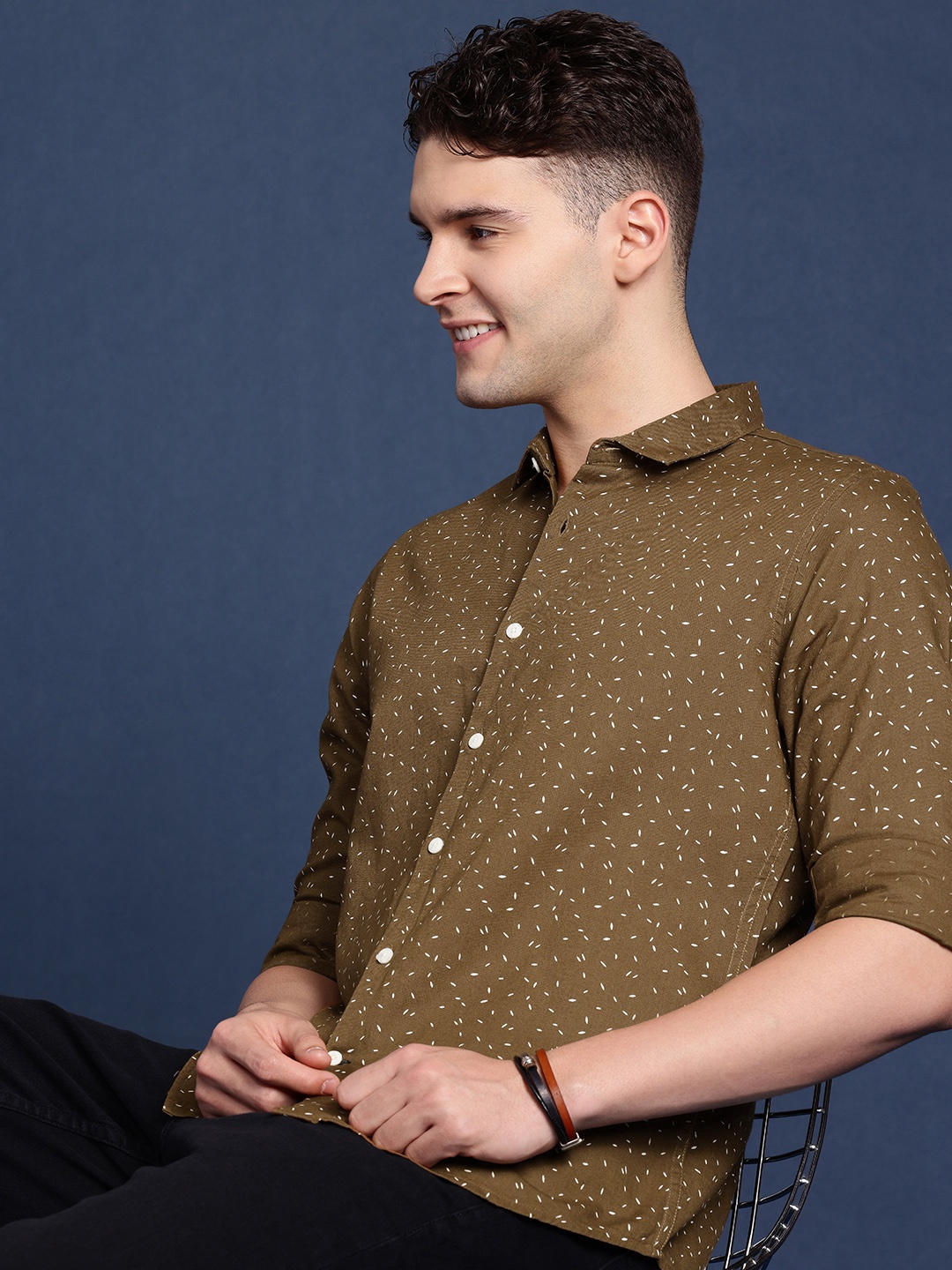 

Mast & Harbour Men Abstract Printed Casual Shirt, Olive