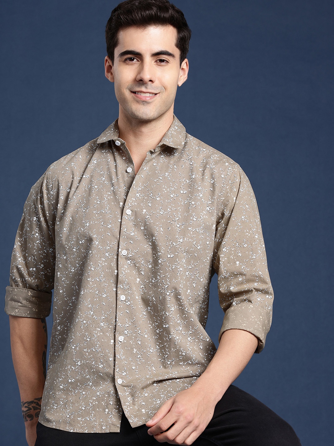 

Mast & Harbour Men Floral Printed Casual Shirt, Beige