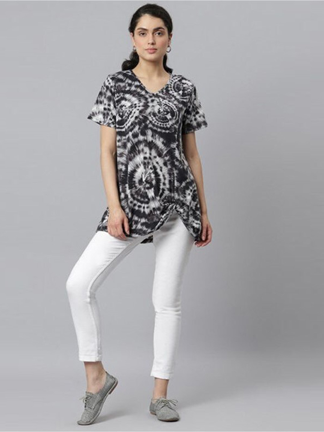 

Aila Abstract Printed V-Neck Tunic, Black