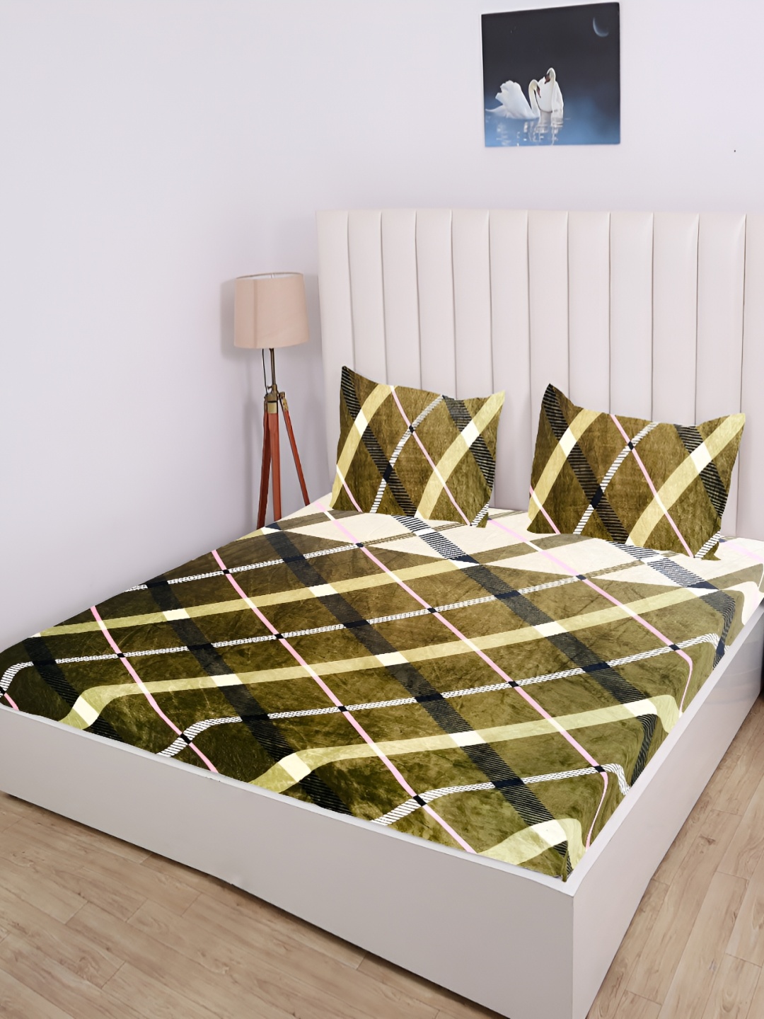 

RD TREND Blue& White Abstract 210 TC King Bedsheet with 2 Pillow Covers