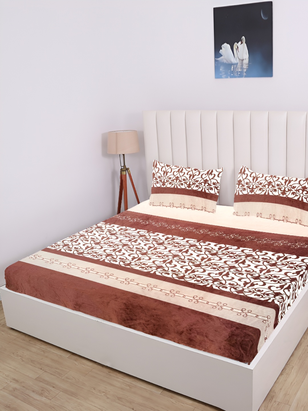 

RD TREND Brown & White Abstract 210 TC King Bedsheet with 2 Pillow Covers