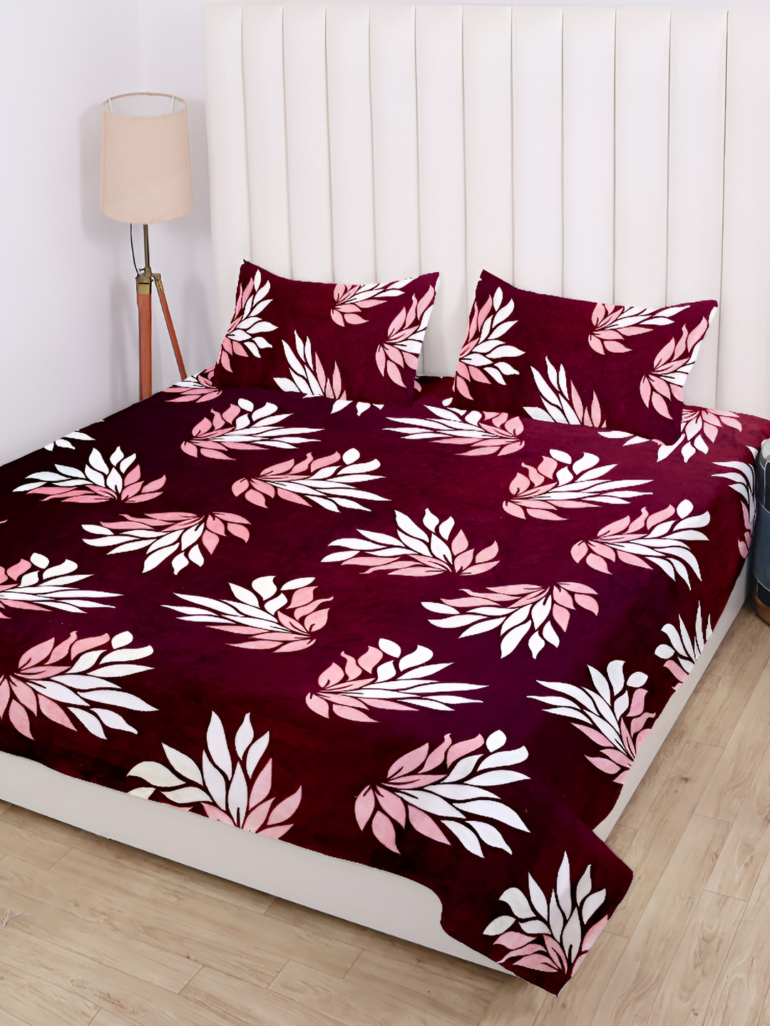 

RD TREND Brown & White Floral 210 TC King Bedsheet with 2 Pillow Covers