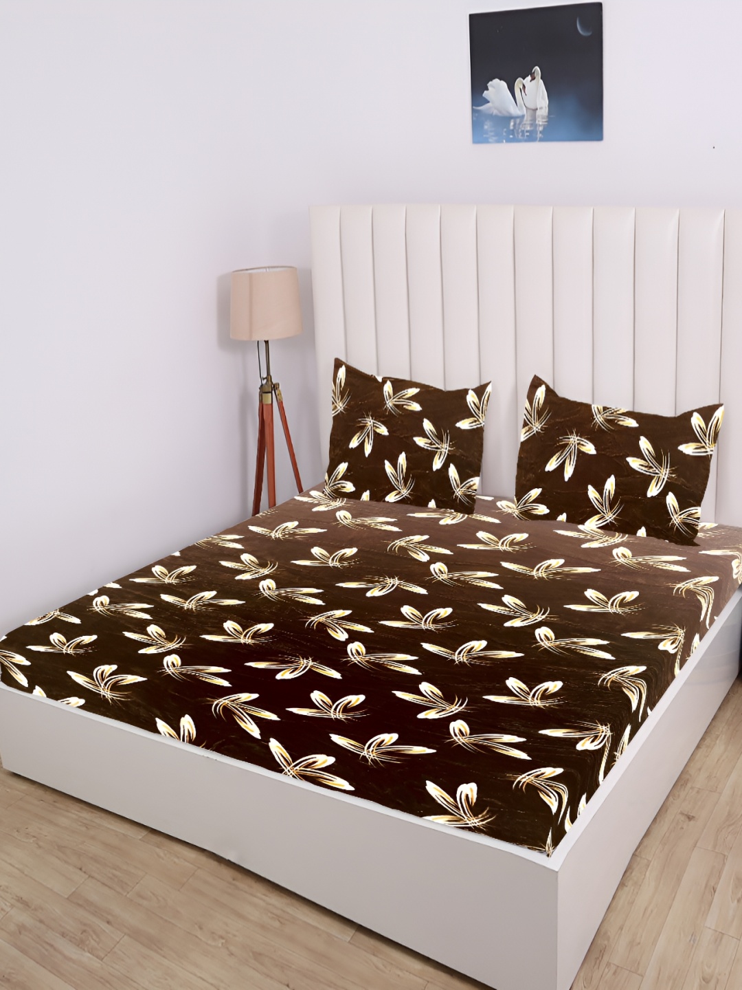 

RD TREND Navy Blue & White Floral 210 TC King Bedsheet with 2 Pillow Covers