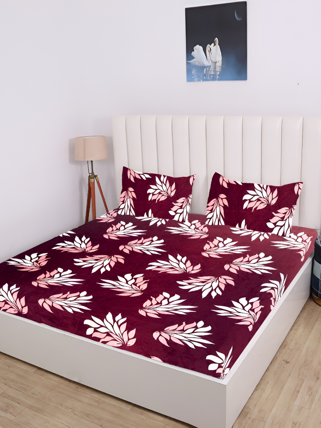 

RD TREND Brown & White Floral 210 TC King Bedsheet with 2 Pillow Covers