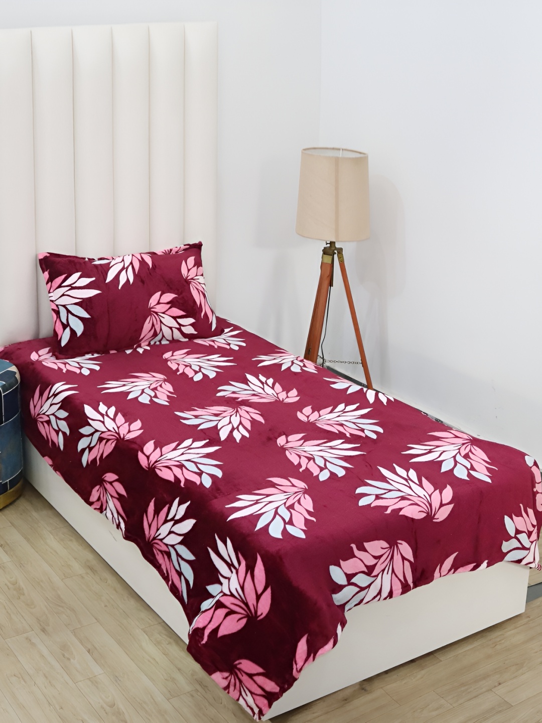 

RD TREND Brown & White Floral 210 TC Single Bedsheet with 1 Pillow Covers