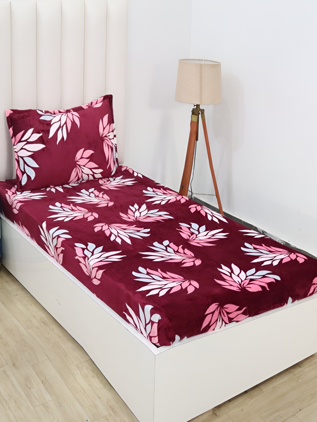 

RD TREND Maroon & White Floral 210 TC Single Bedsheet with 1 Pillow Cover