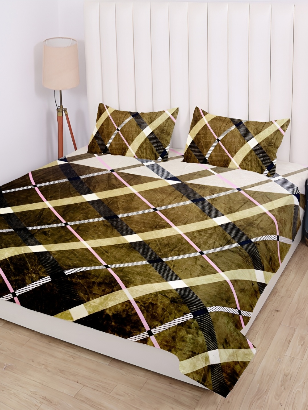 

RD TREND Black & White Abstract 210 TC King Bedsheet with 2 Pillow Covers