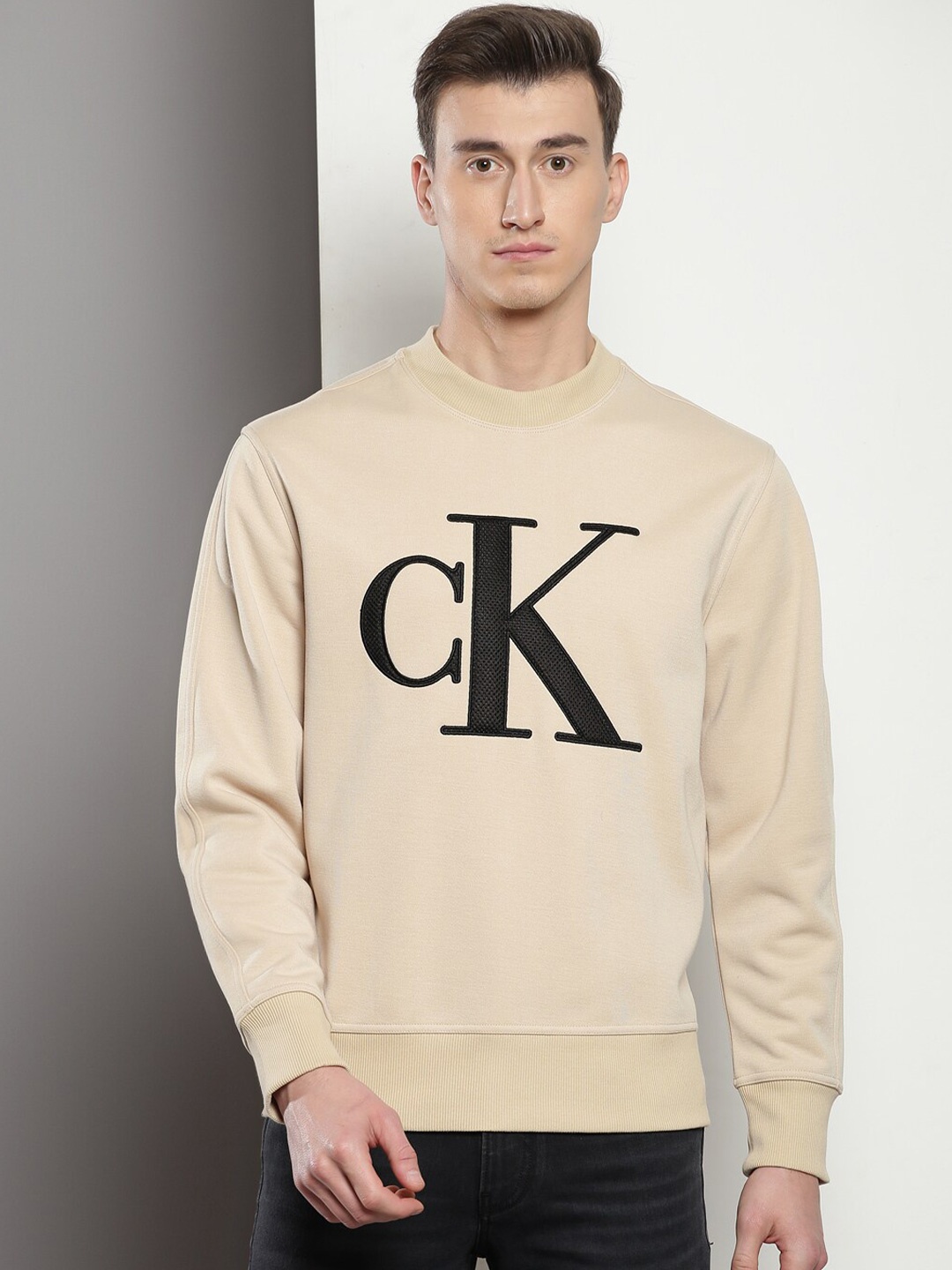 

Calvin Klein Jeans Embroidered Long Sleeves Pullover, Beige