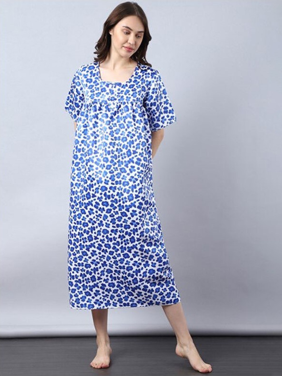 

Aila Abstract Printed Midi Nightdress, White