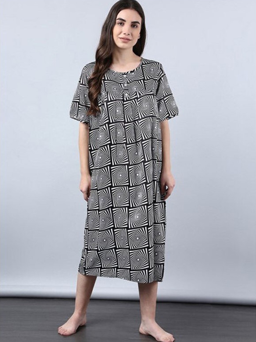 

Aila Abstract Printed Nightdress, Black