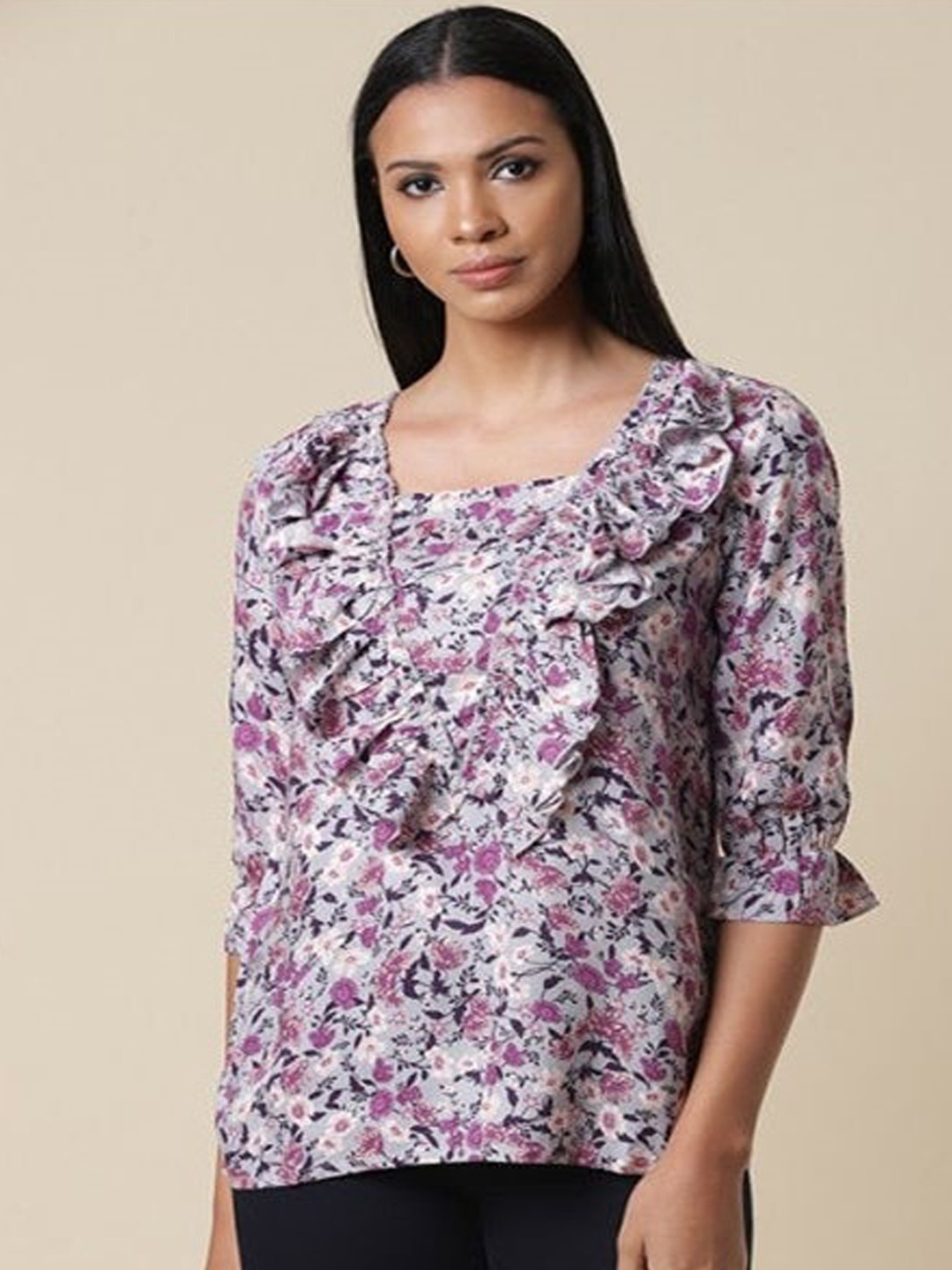 

Aila Floral Printed Regular Top, Purple