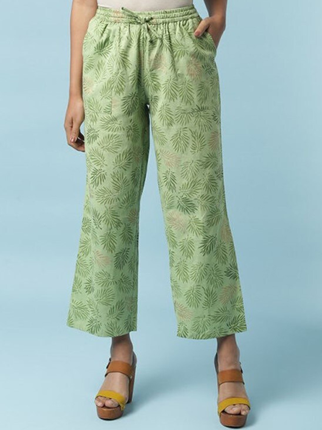 

Aila Women Floral Printed Mid-Rise Loose Fit Pleated Trousers, Green