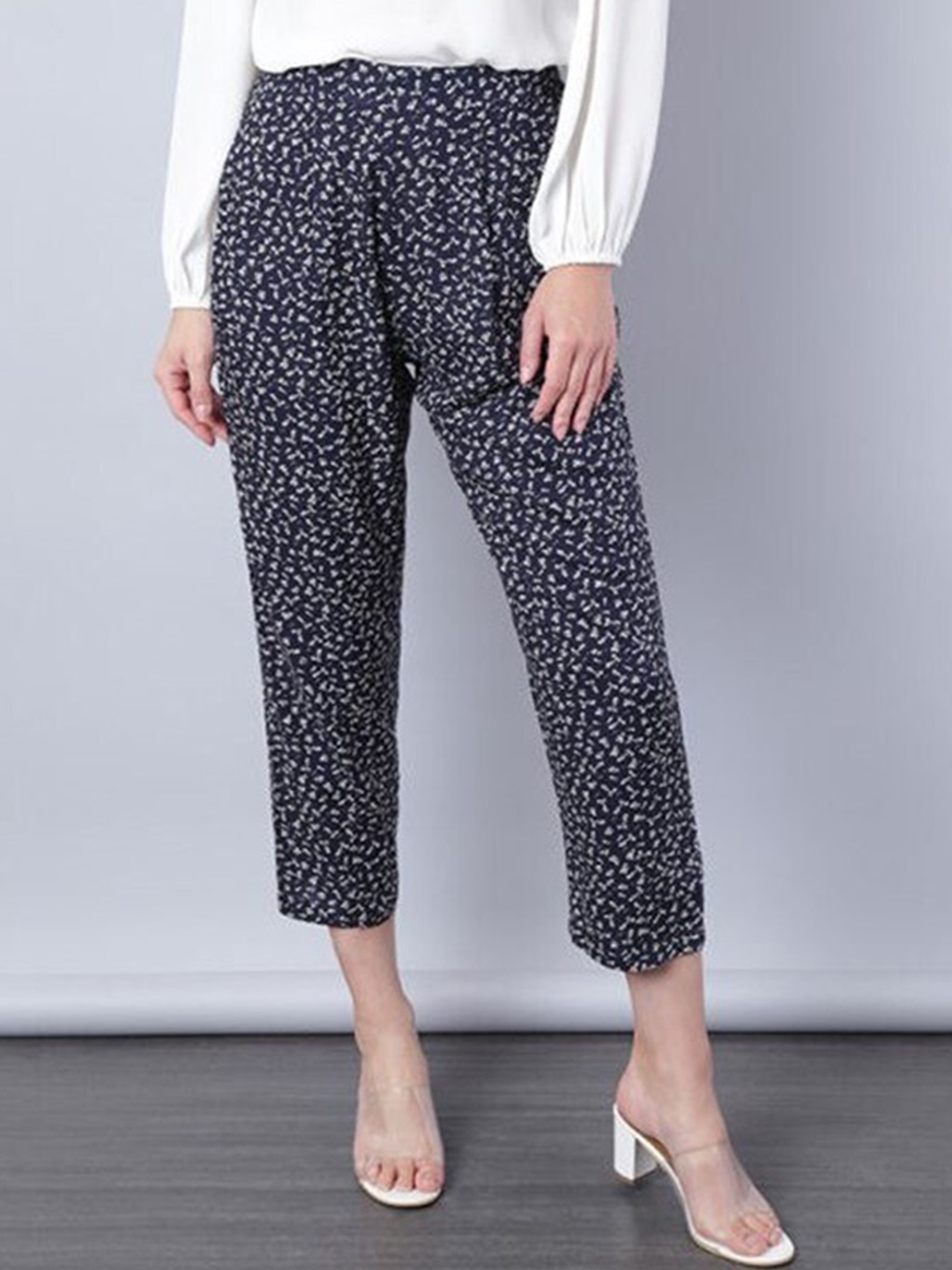 

Aila Women Floral Printed Mid Rise Trousers, Blue