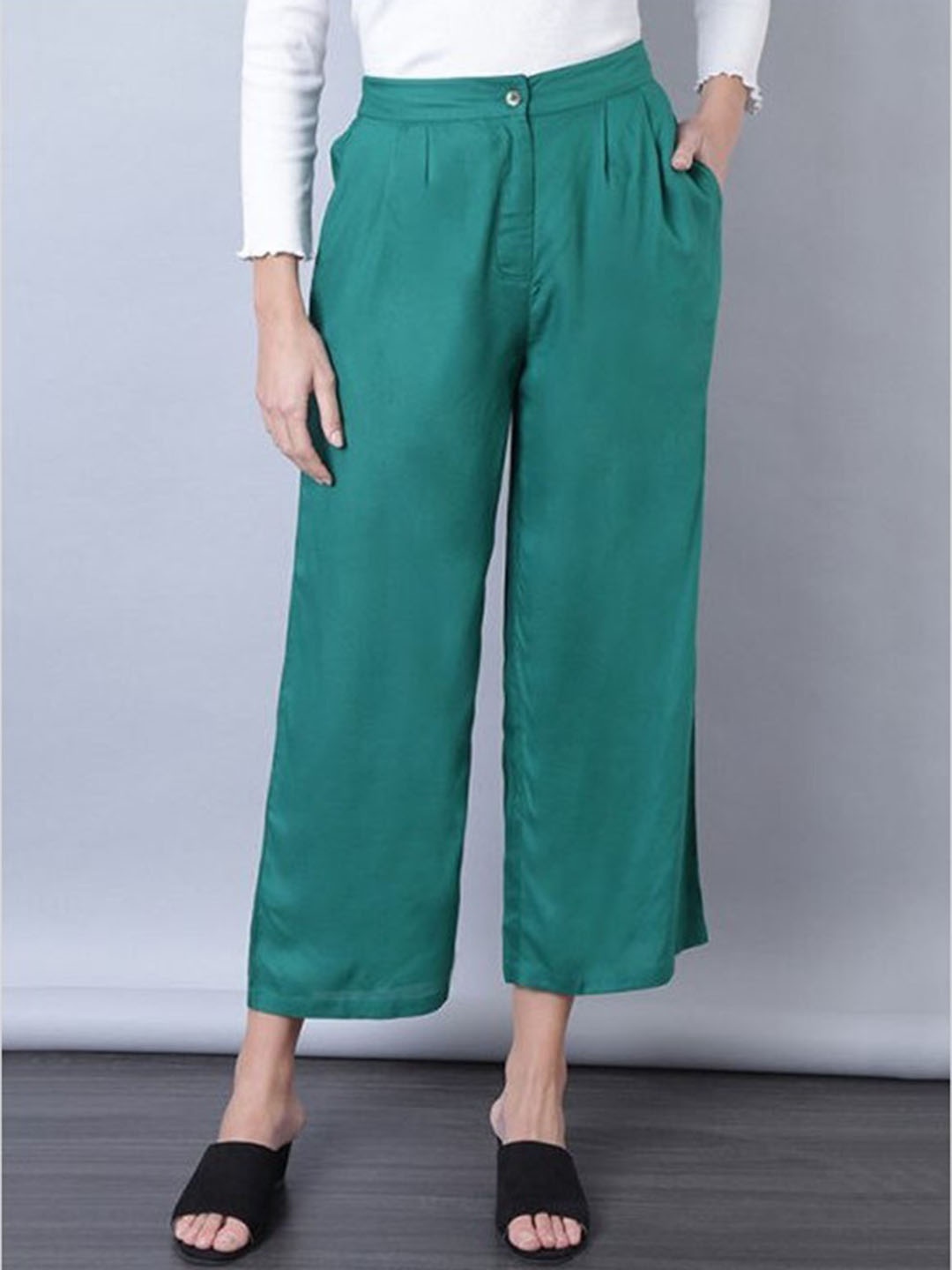 

Aila Women Loose Fit Pleated Parallel Trousers, Green