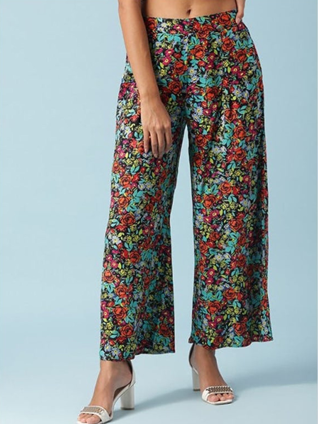 

Aila Women Floral Printed Mid Rise Trouser, Black