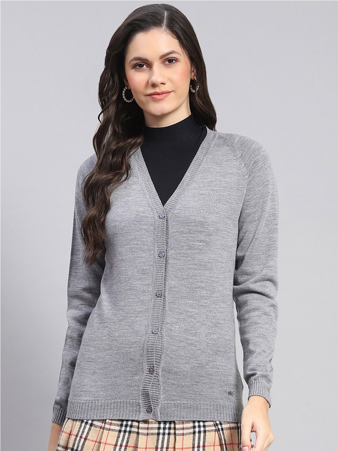 

Monte Carlo V-Neck Long Sleeves Woollen Cardigan Sweater, Grey
