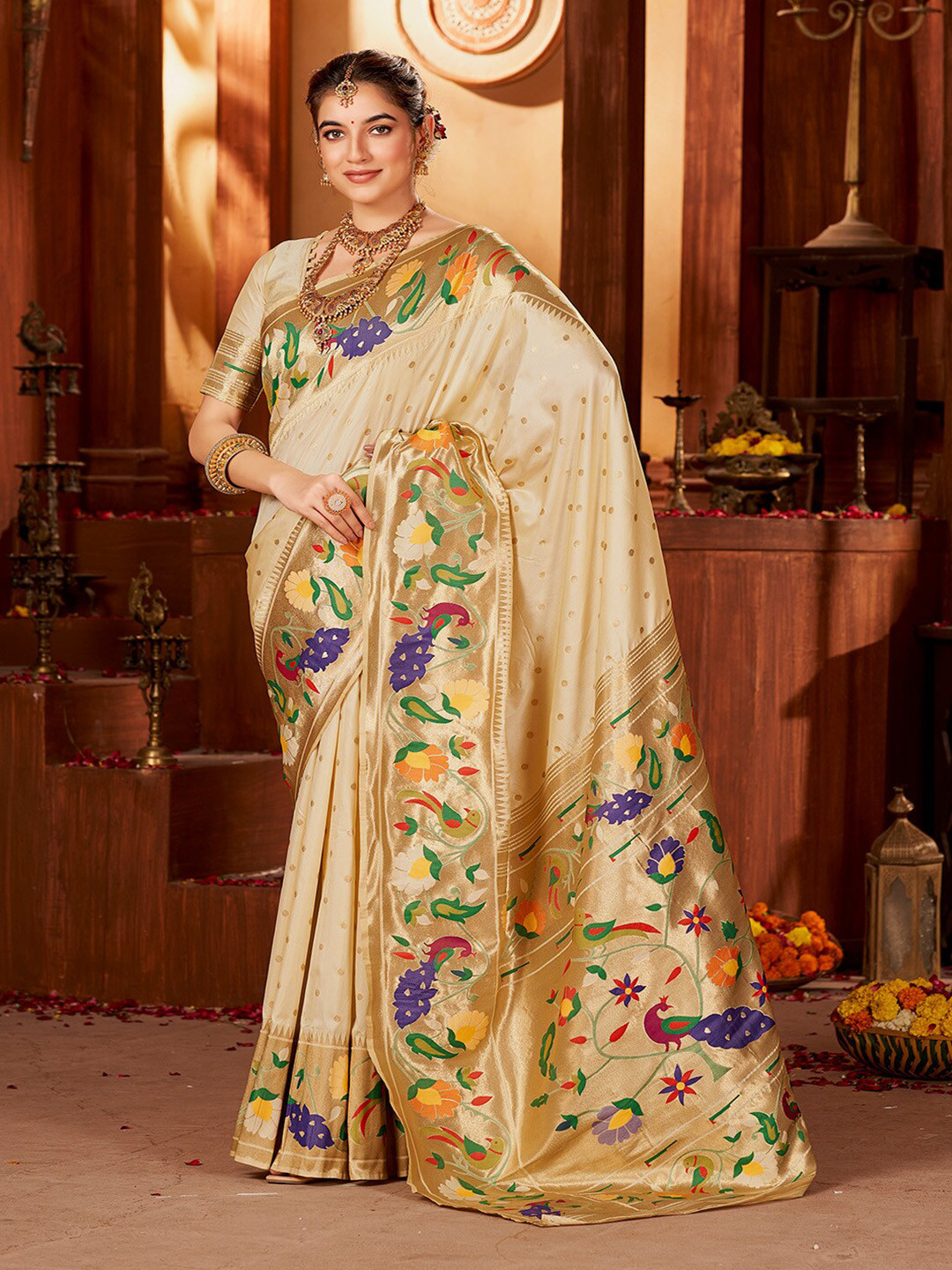 

Kalapushpi Woven Design Paithani Saree, Cream
